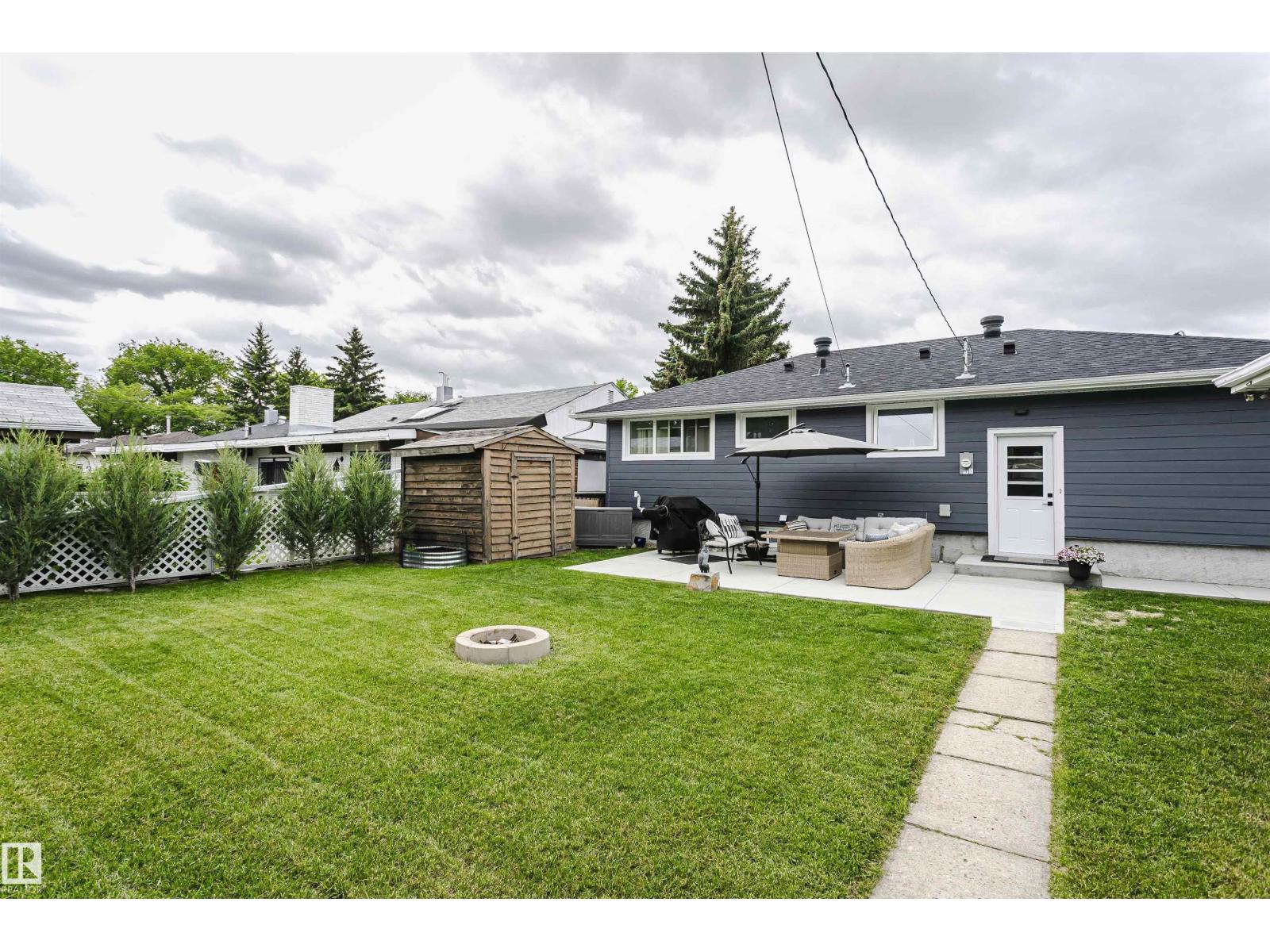 8628 64 AV NW — photo 32