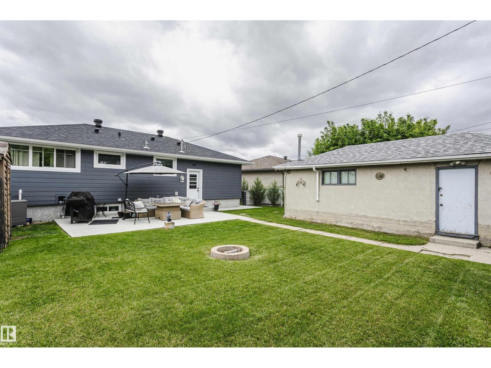 8628 64 AV NW — photo 33