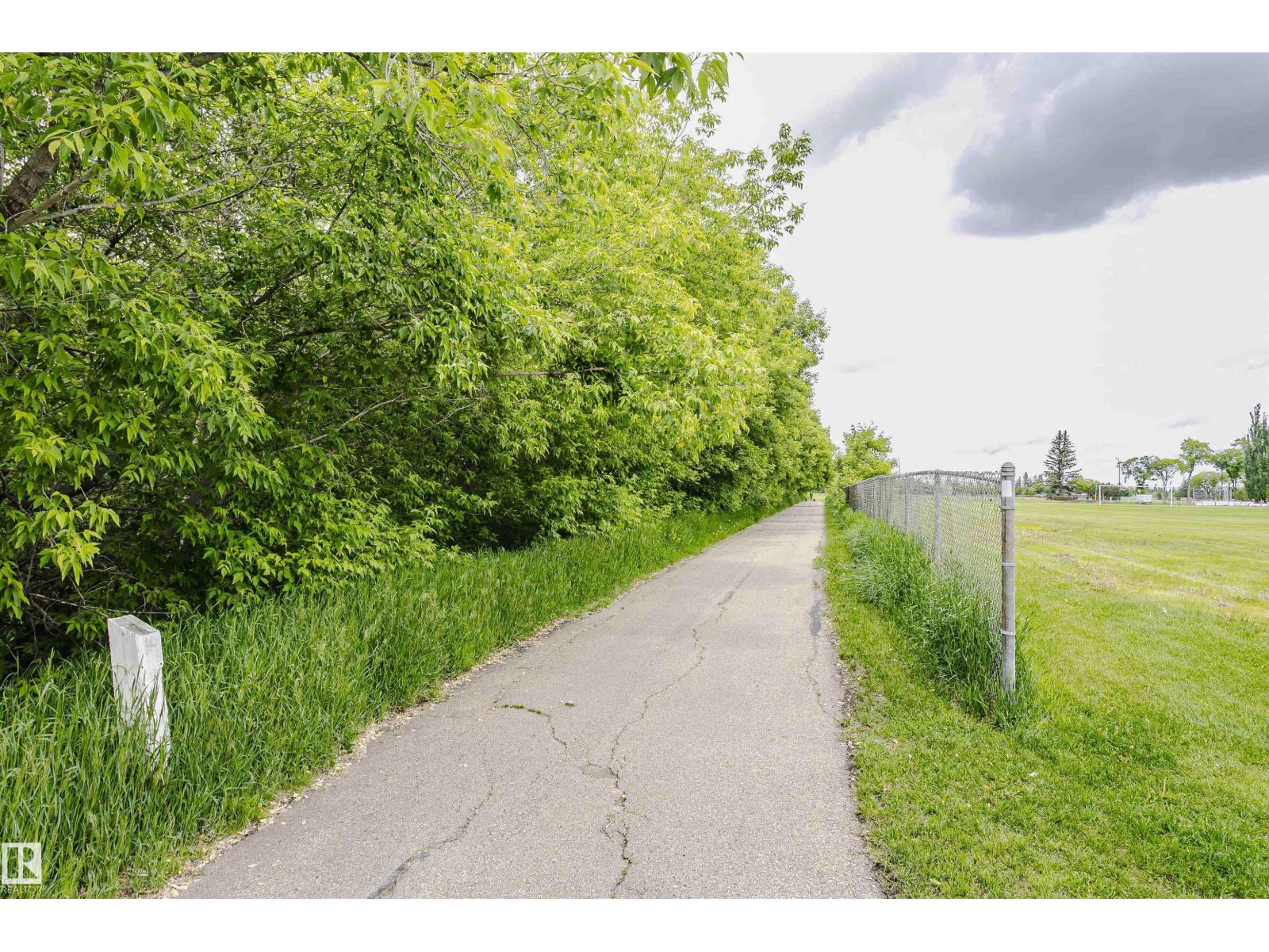 8628 64 AV NW — photo 43