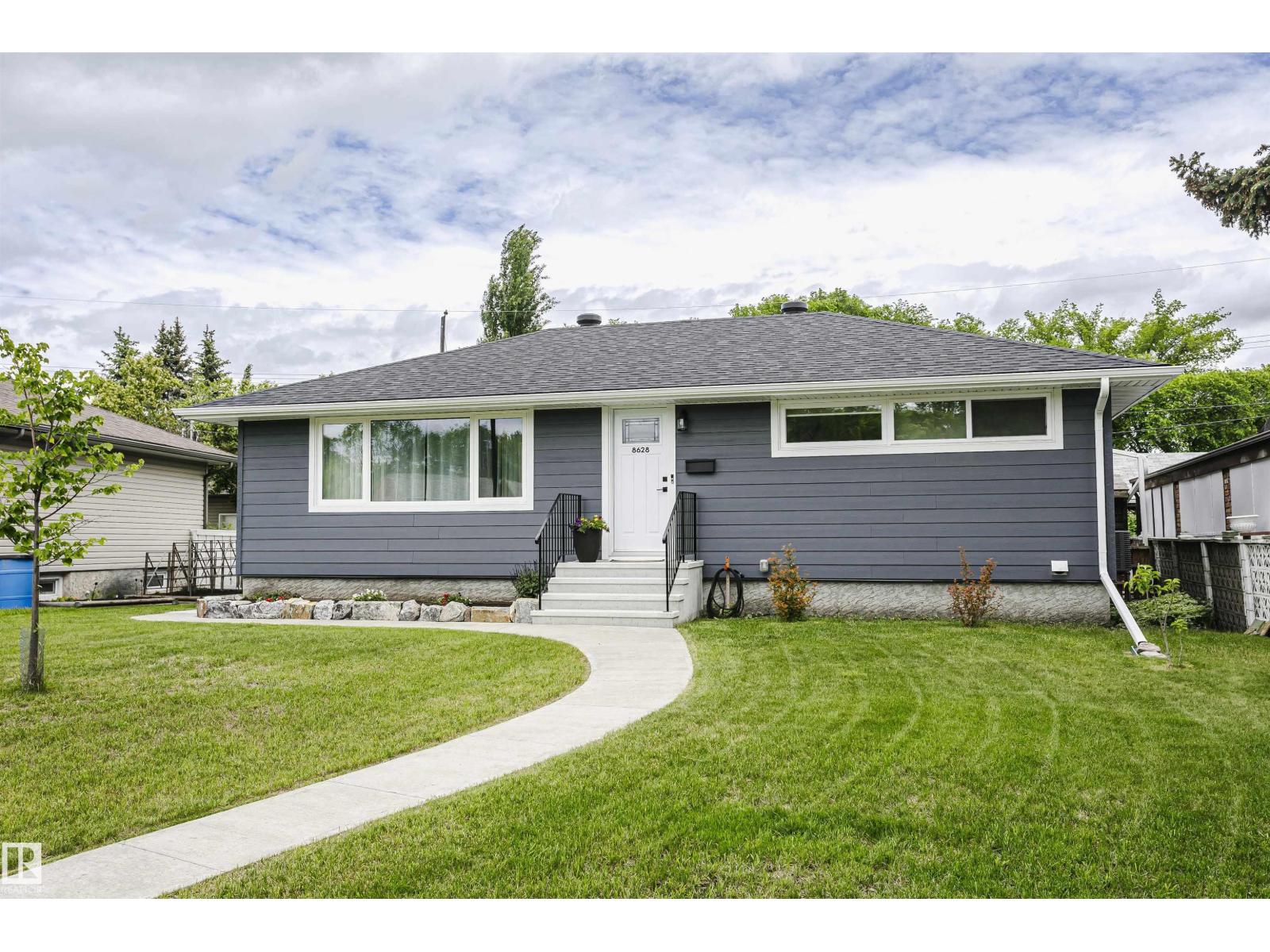 8628 64 AV NW - photo 5