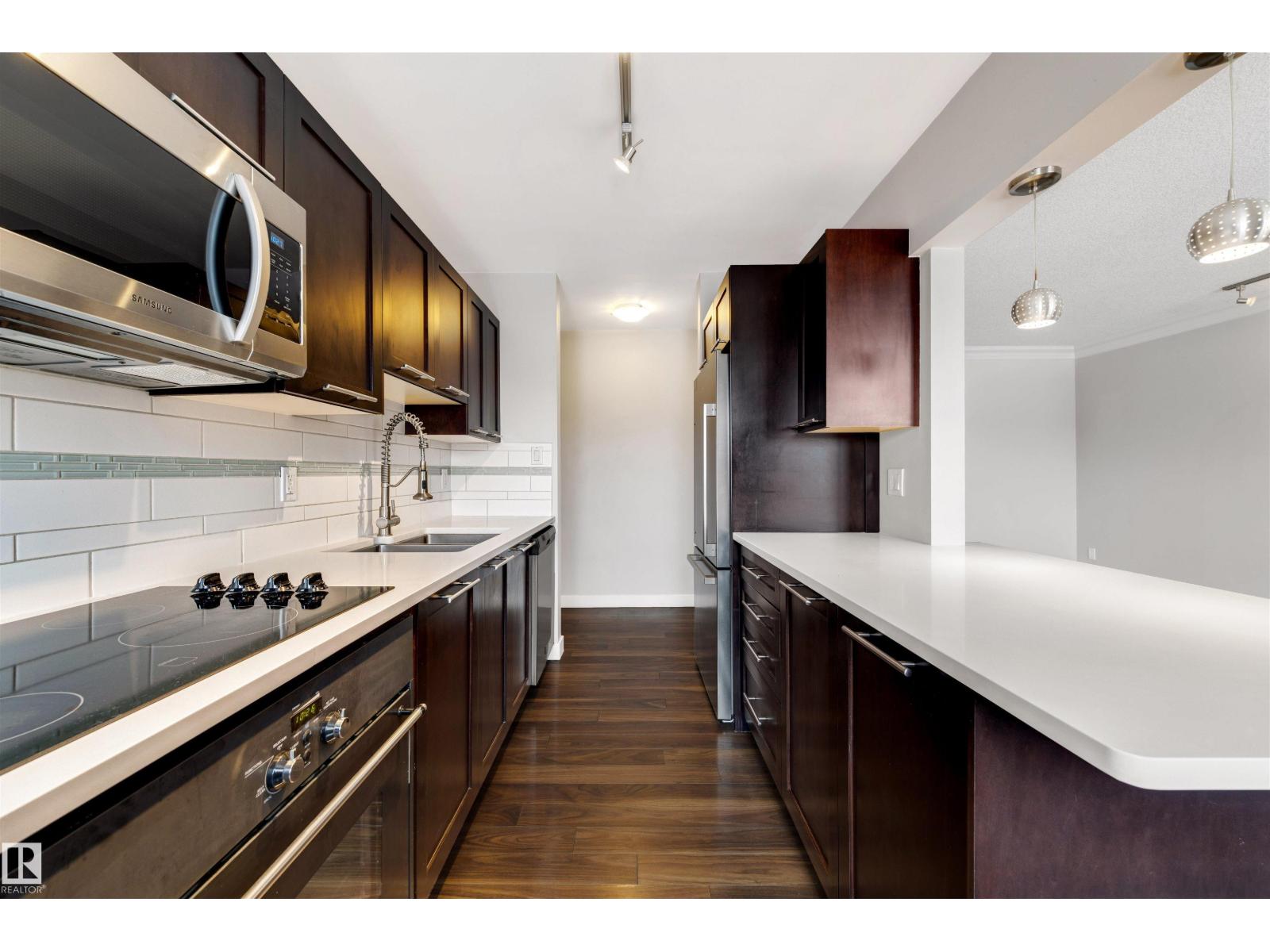 #32 10015 83 AV NW - photo 3