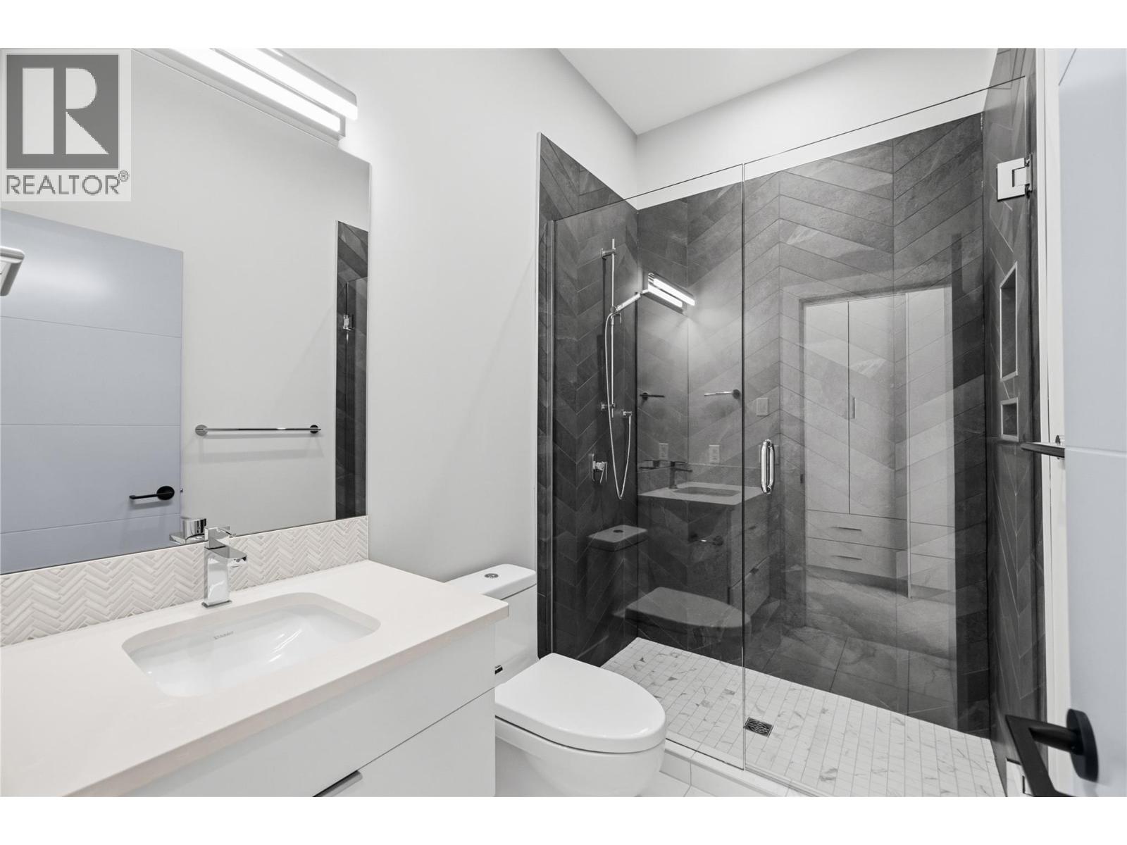 1106 SYER Road, Penticton