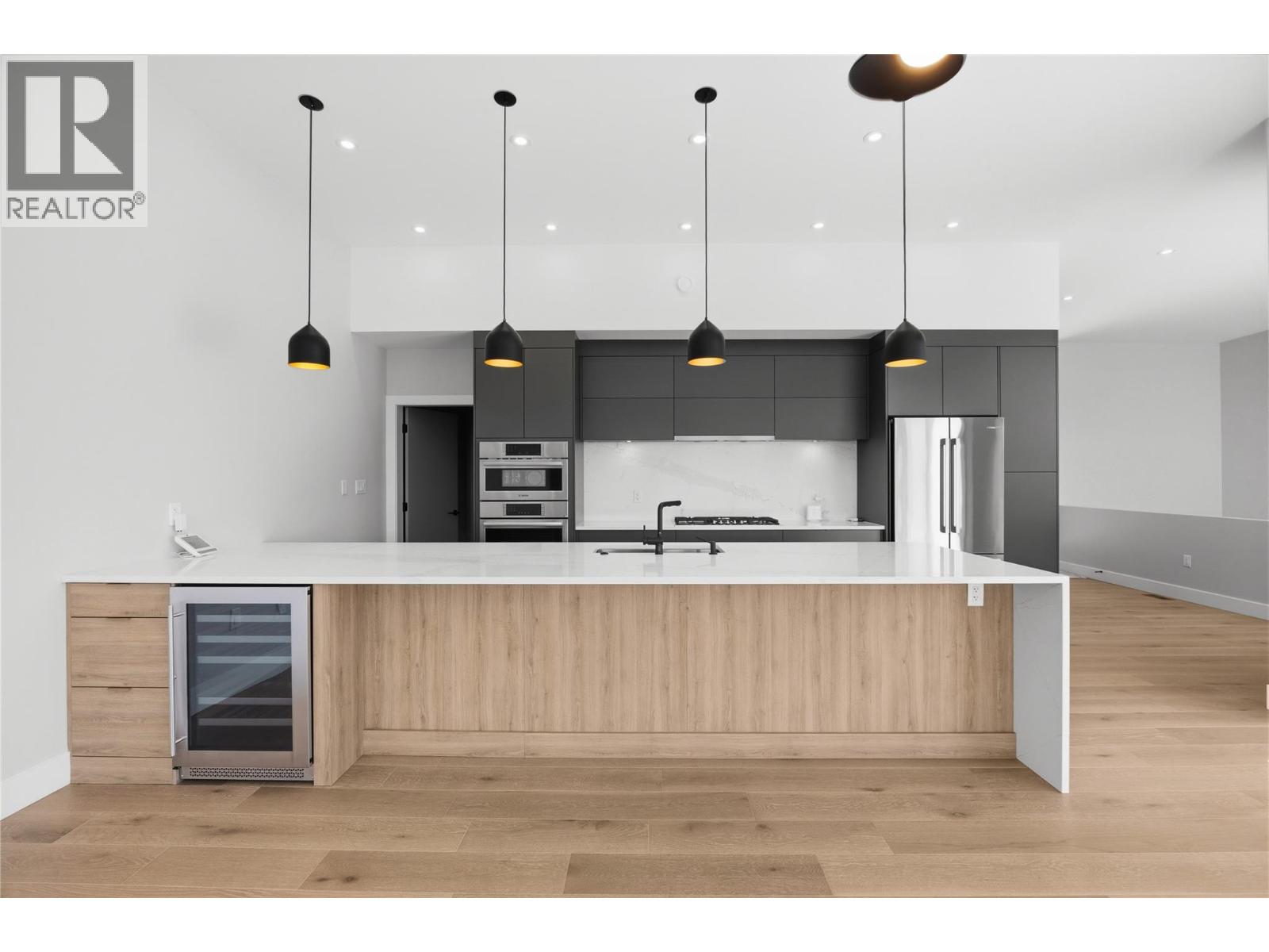 1106 SYER Road, Penticton