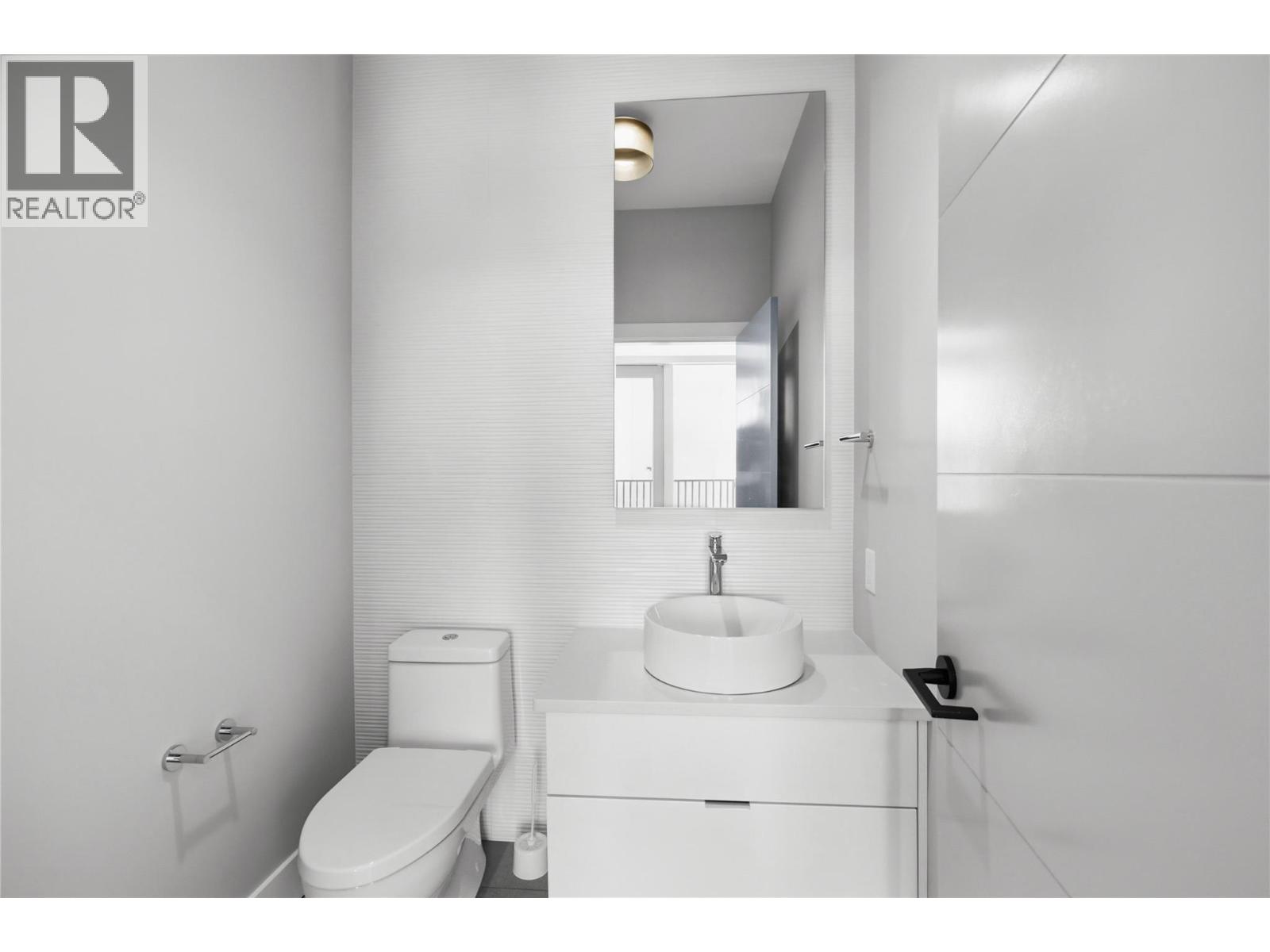 1106 SYER Road, Penticton