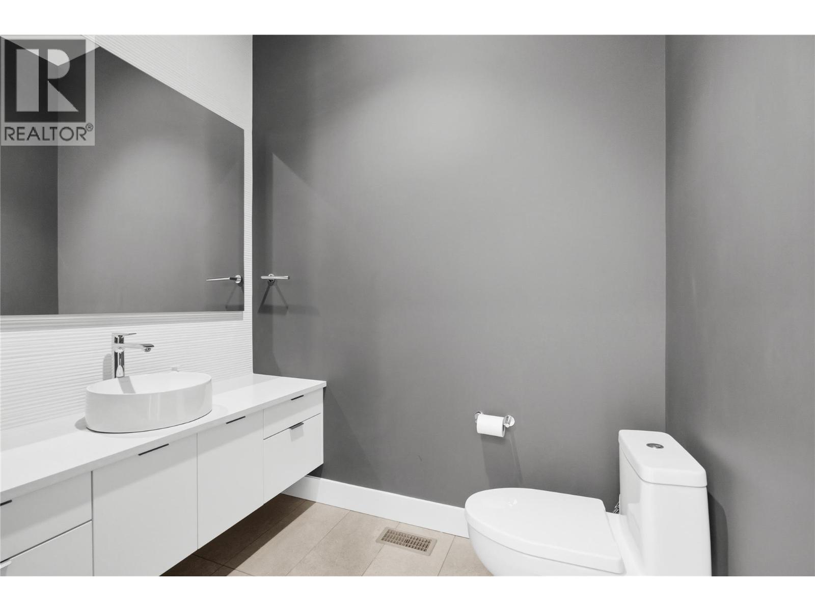 1106 SYER Road, Penticton