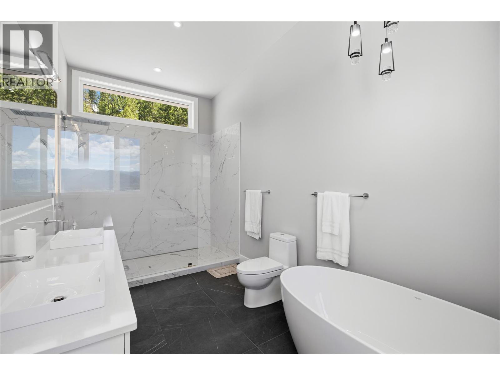 1106 SYER Road, Penticton