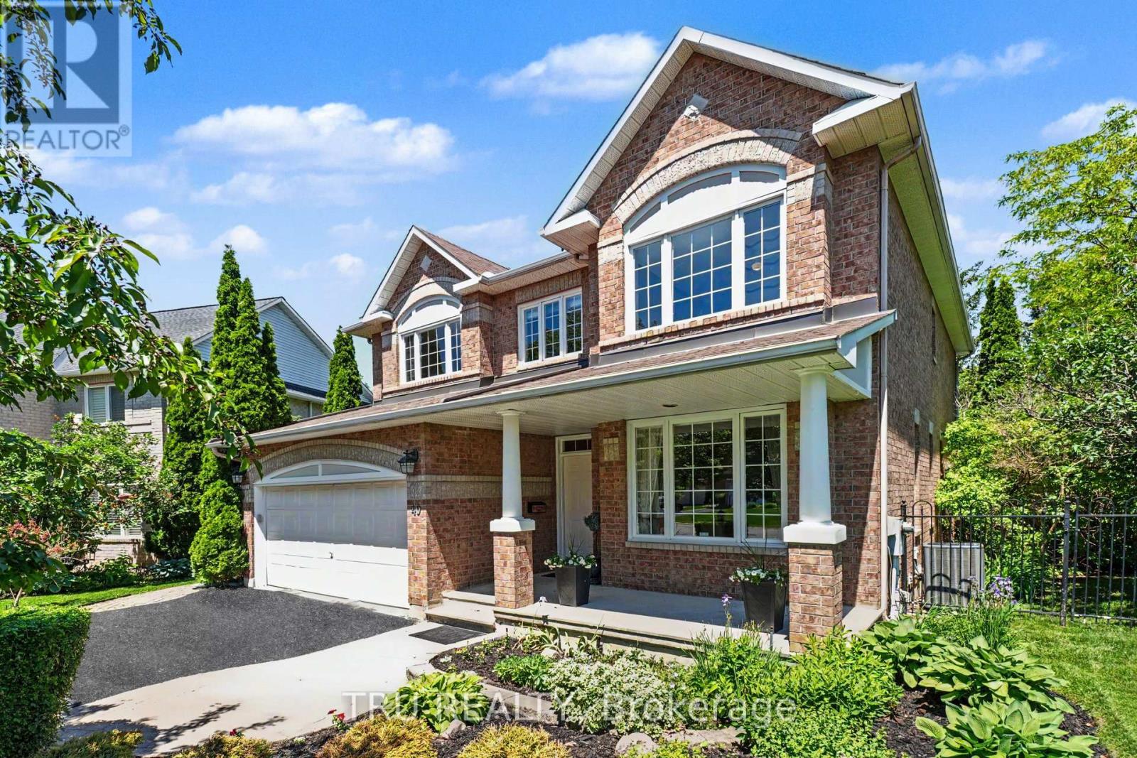 40 CIMARRON CRESCENT - 2