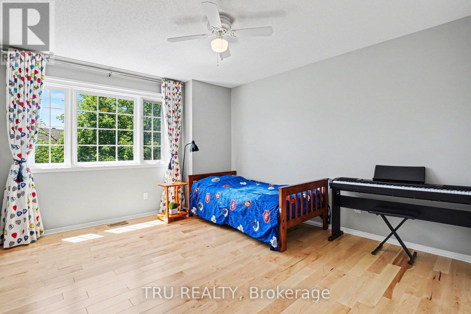 40 CIMARRON CRESCENT - 22