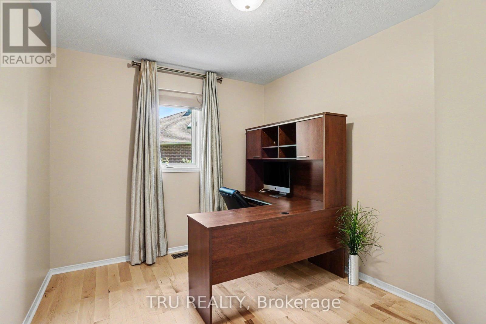 40 CIMARRON CRESCENT - 25