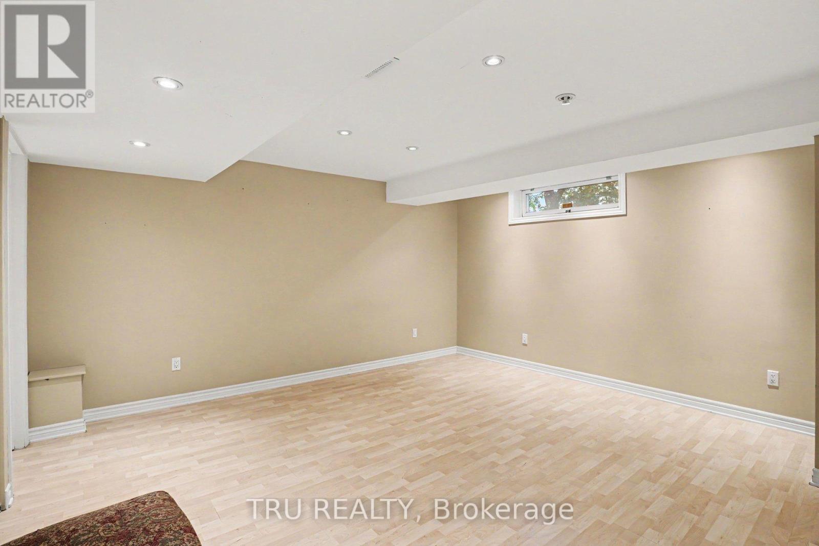 40 CIMARRON CRESCENT - 28