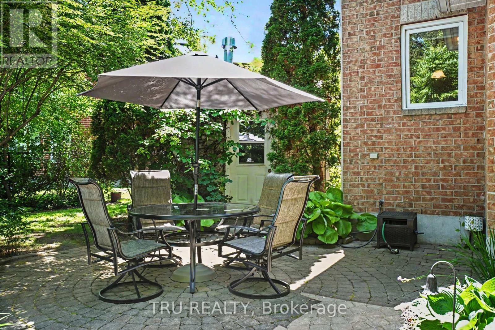 40 CIMARRON CRESCENT - 36