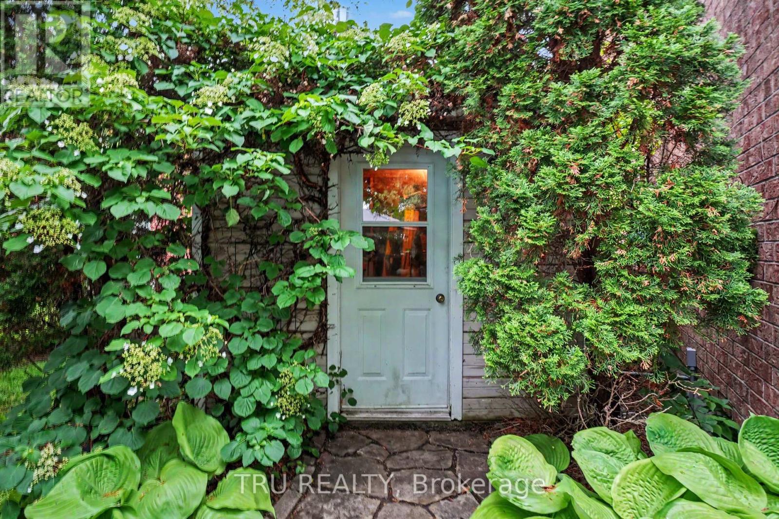 40 CIMARRON CRESCENT - 37