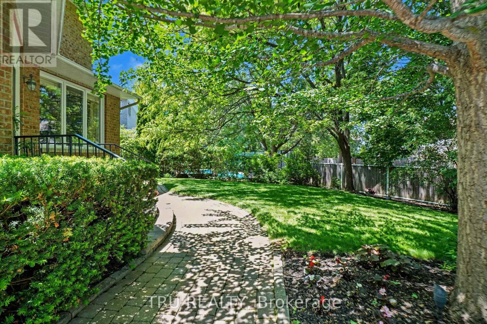 40 CIMARRON CRESCENT - 38