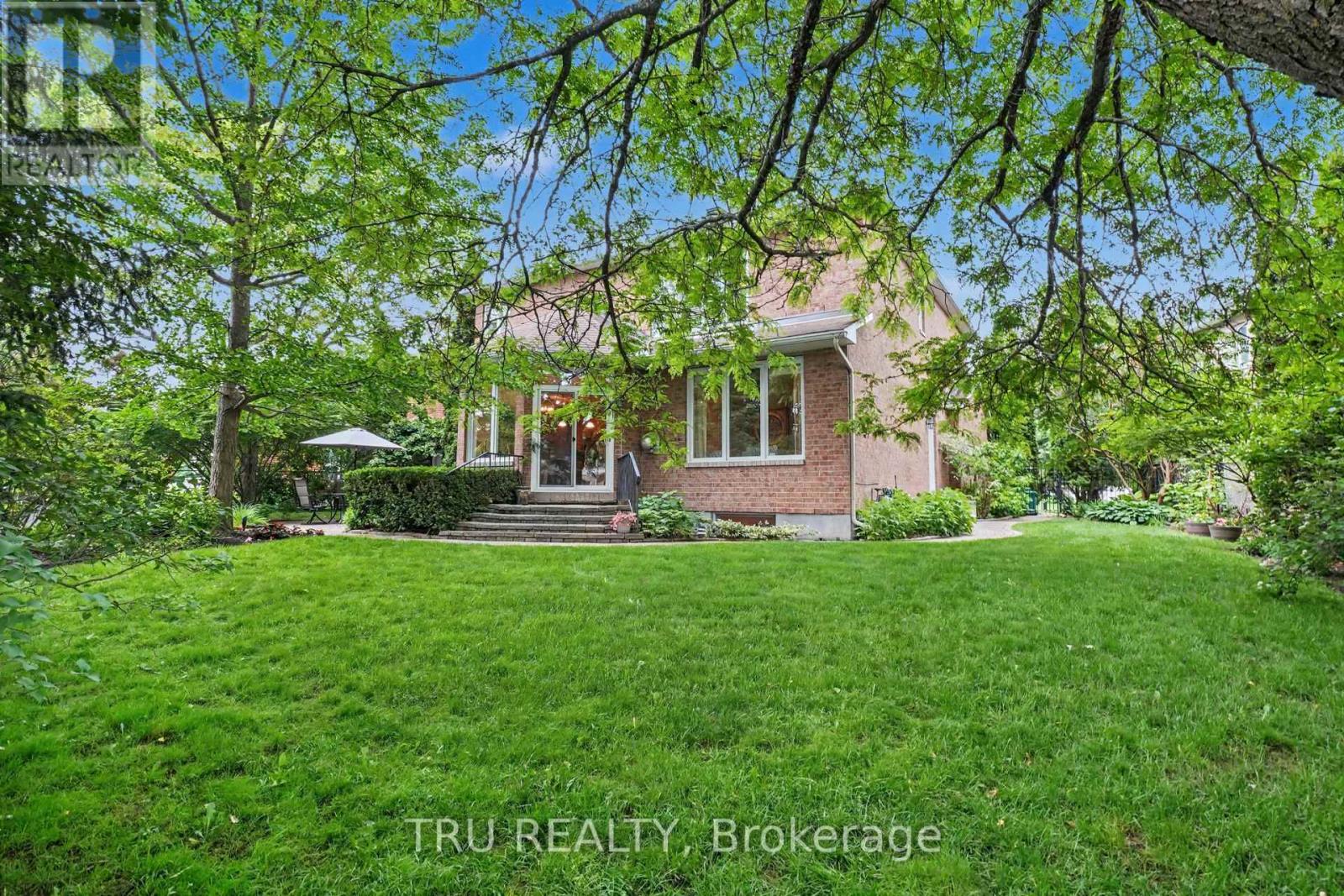 40 CIMARRON CRESCENT - 39