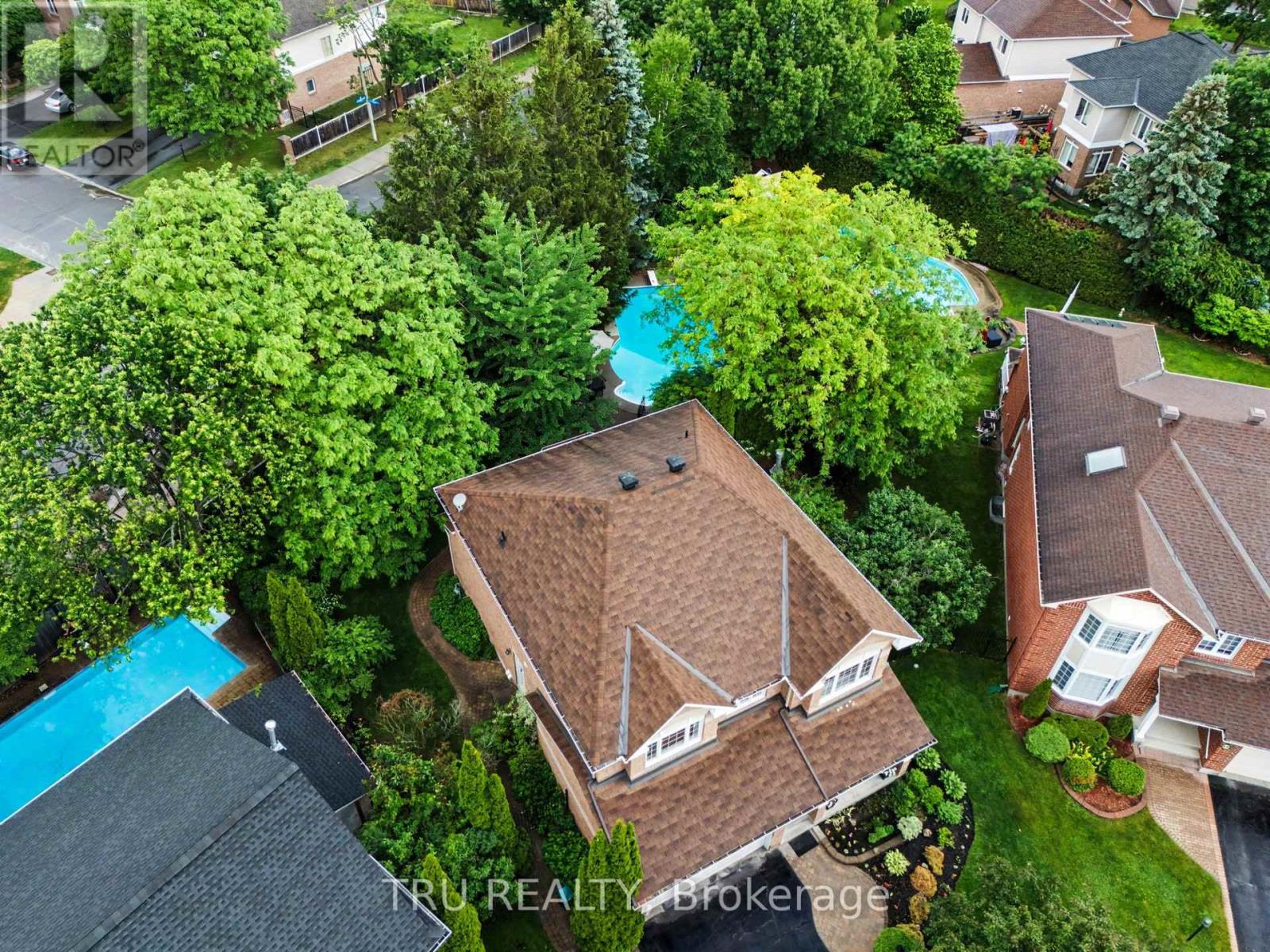 40 CIMARRON CRESCENT - 44