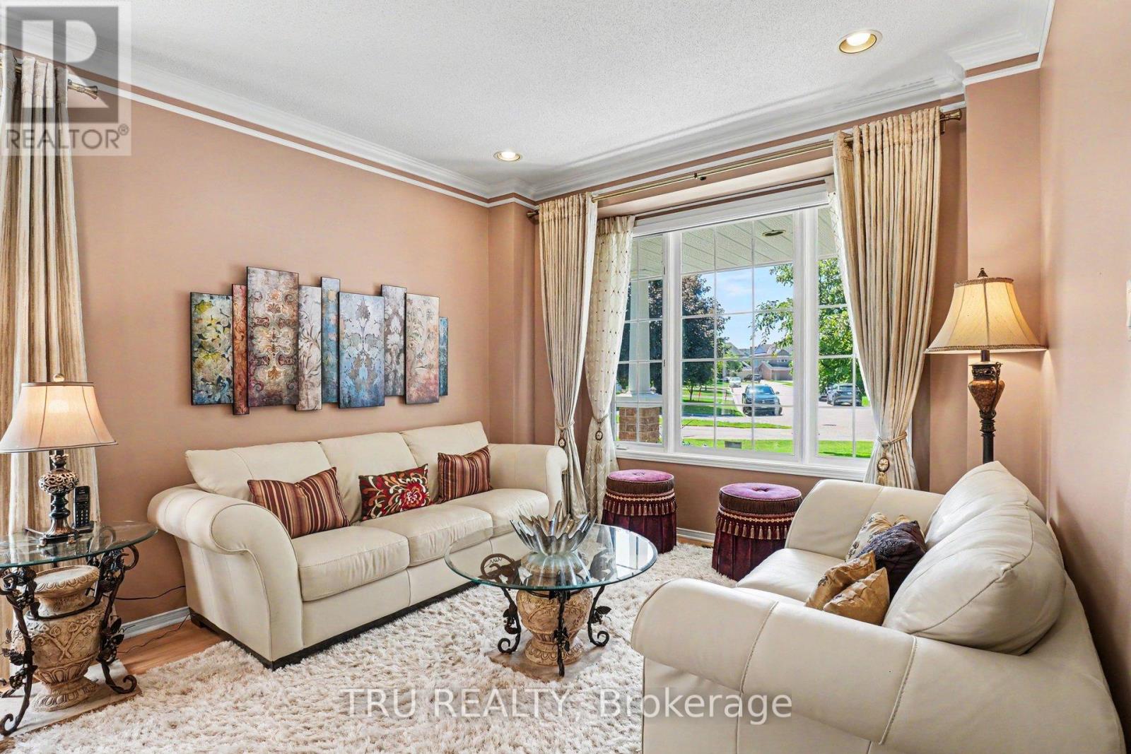 40 CIMARRON CRESCENT - 5