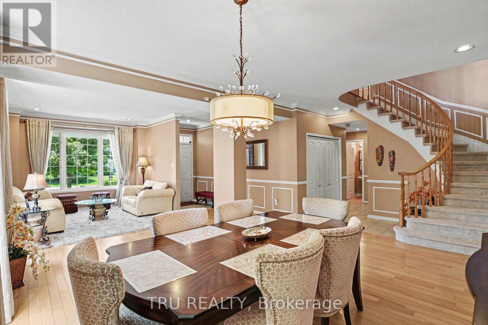 40 CIMARRON CRESCENT - 8