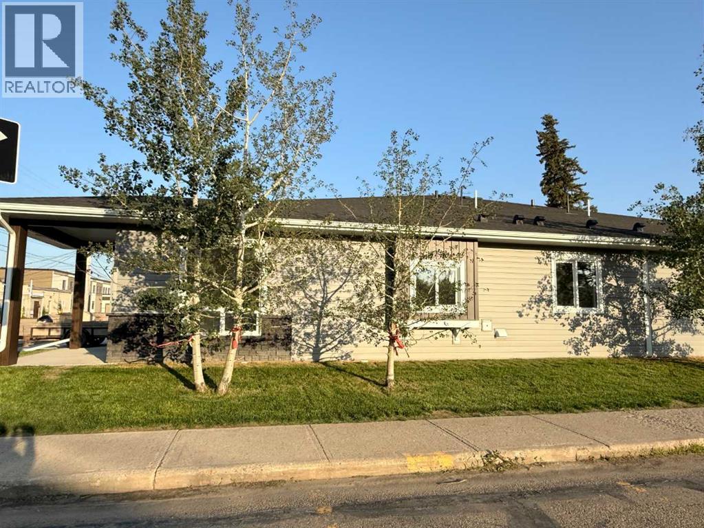 #4, 4738 49A Avenue - 4