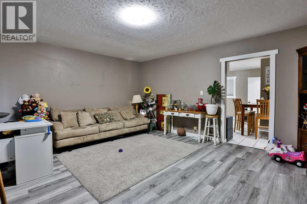311 18 Street N - photo 4