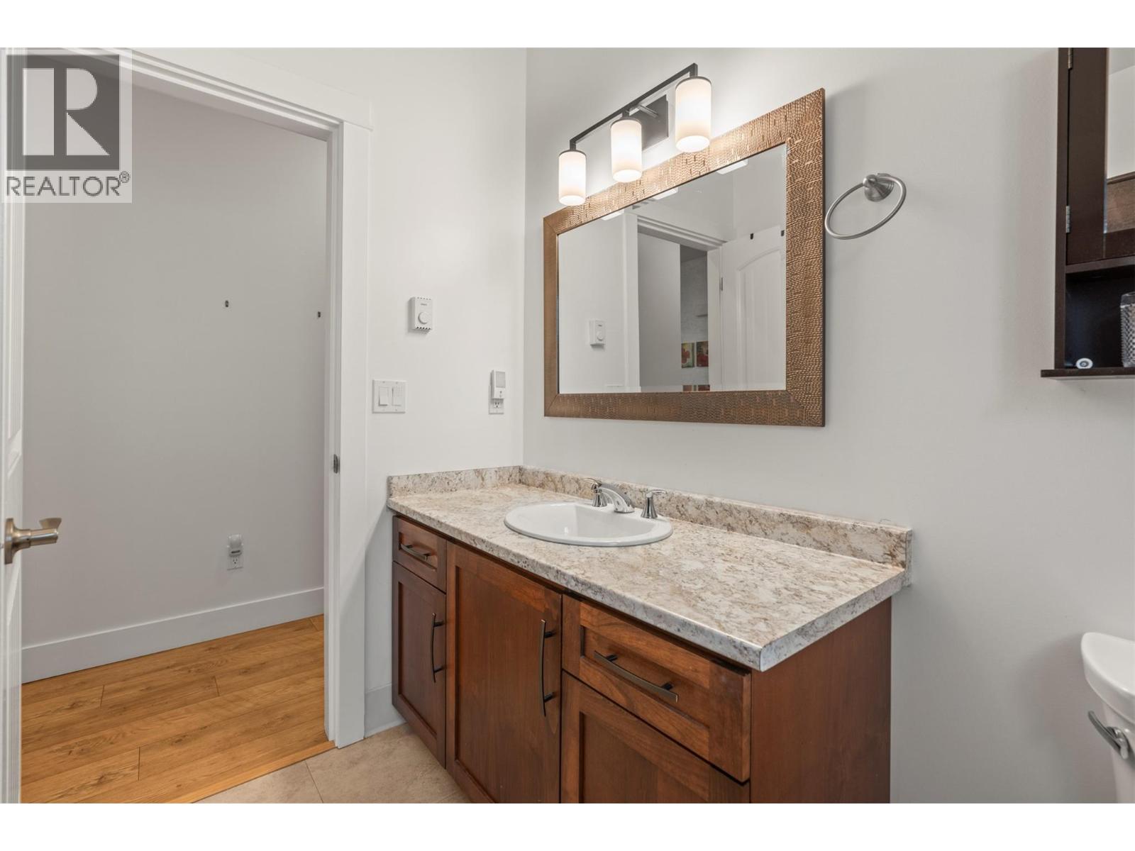 205 Falcon Avenue - 25