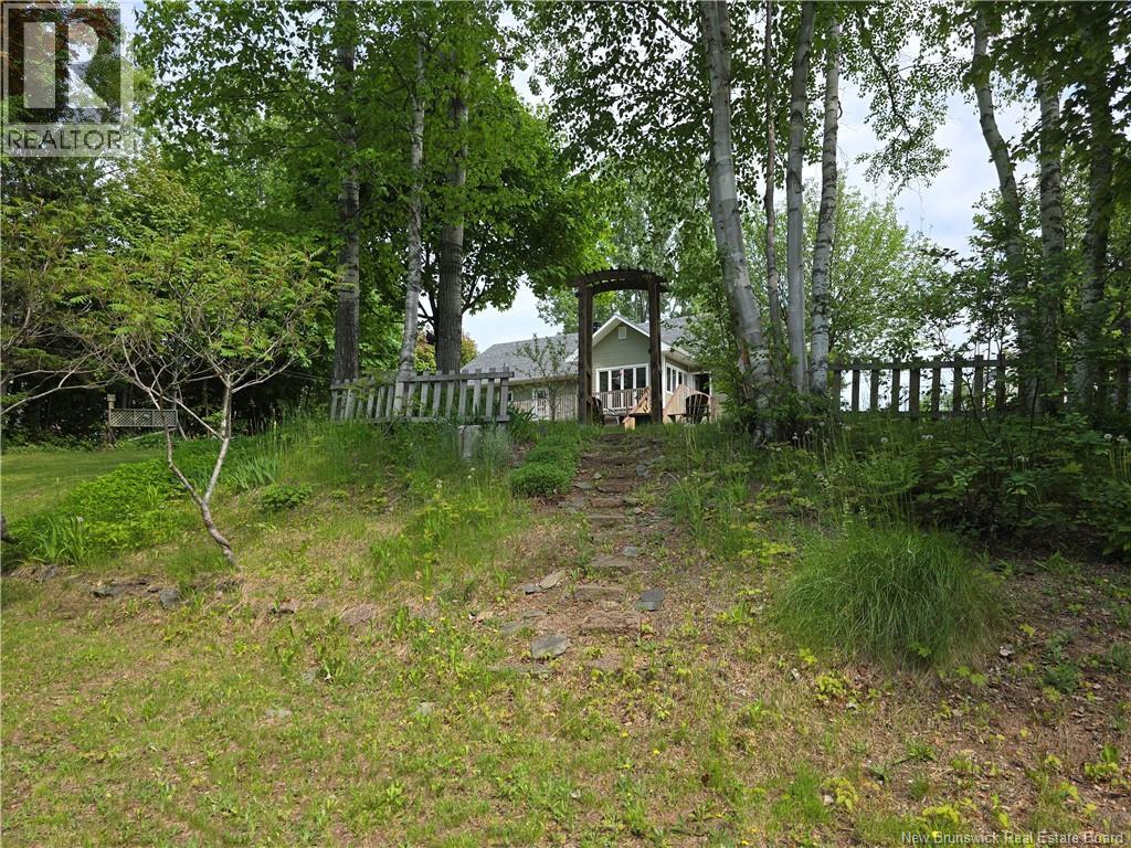 435 Acadie - Image 12