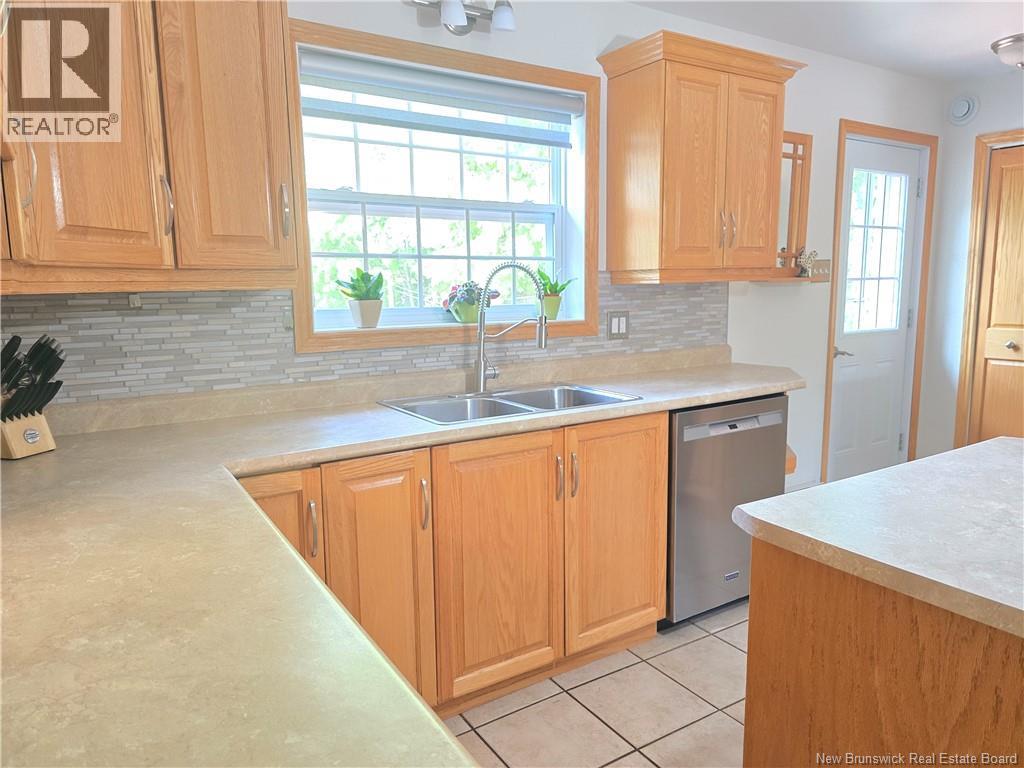 435 Acadie - Image 32