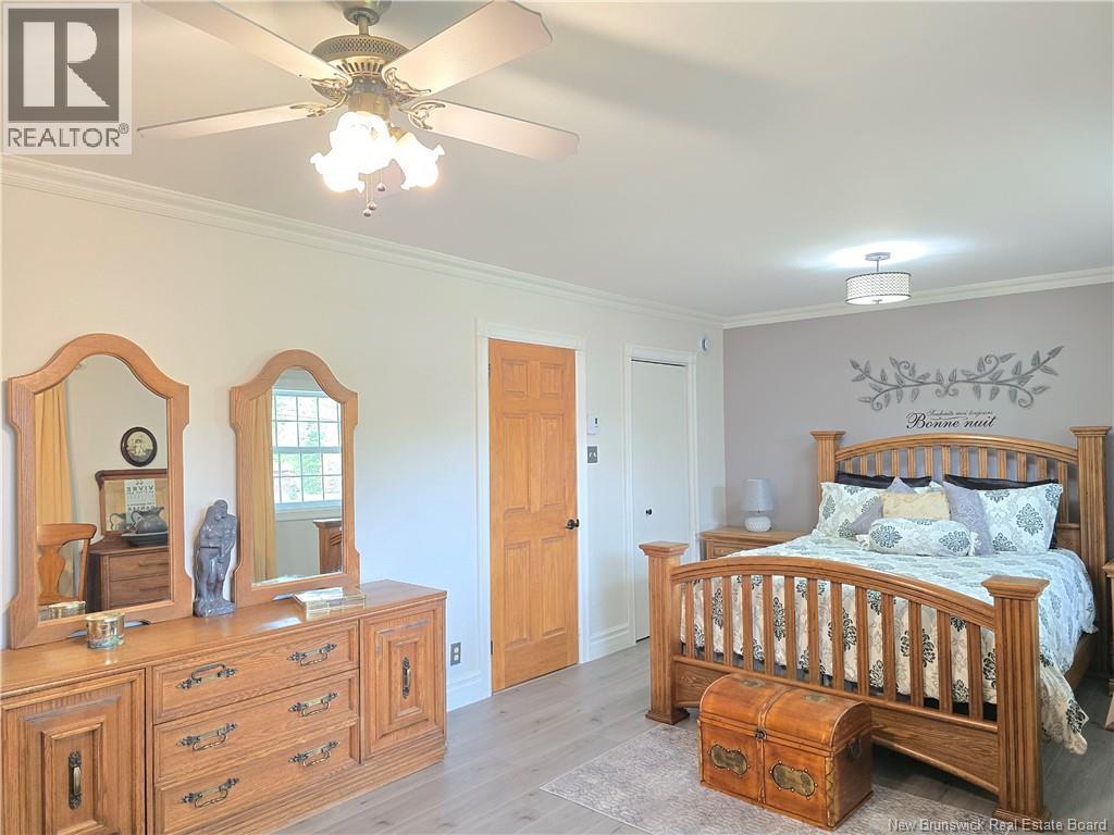 435 Acadie - Image 36