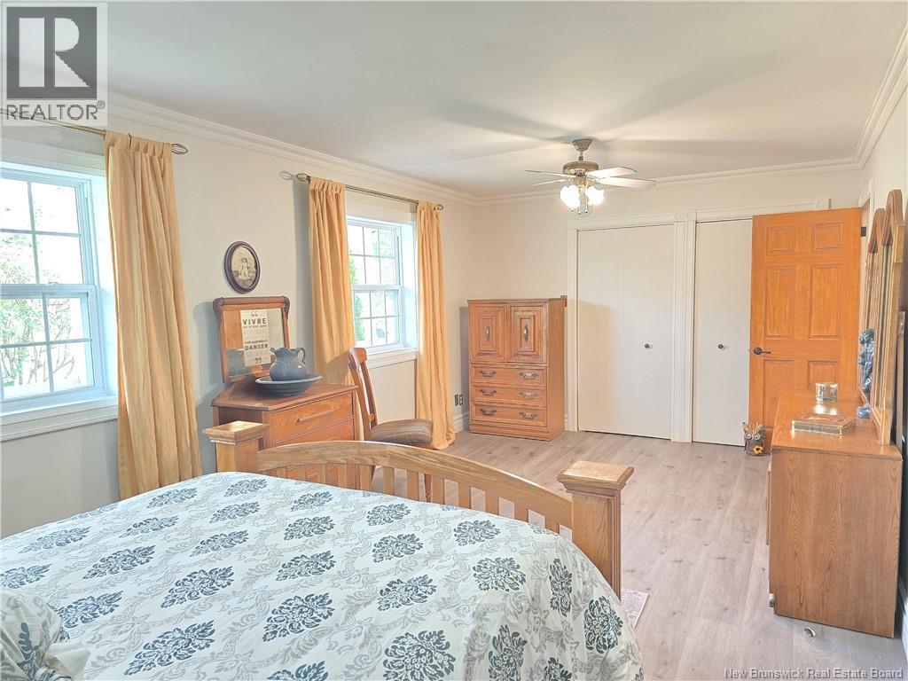 435 Acadie - Image 37