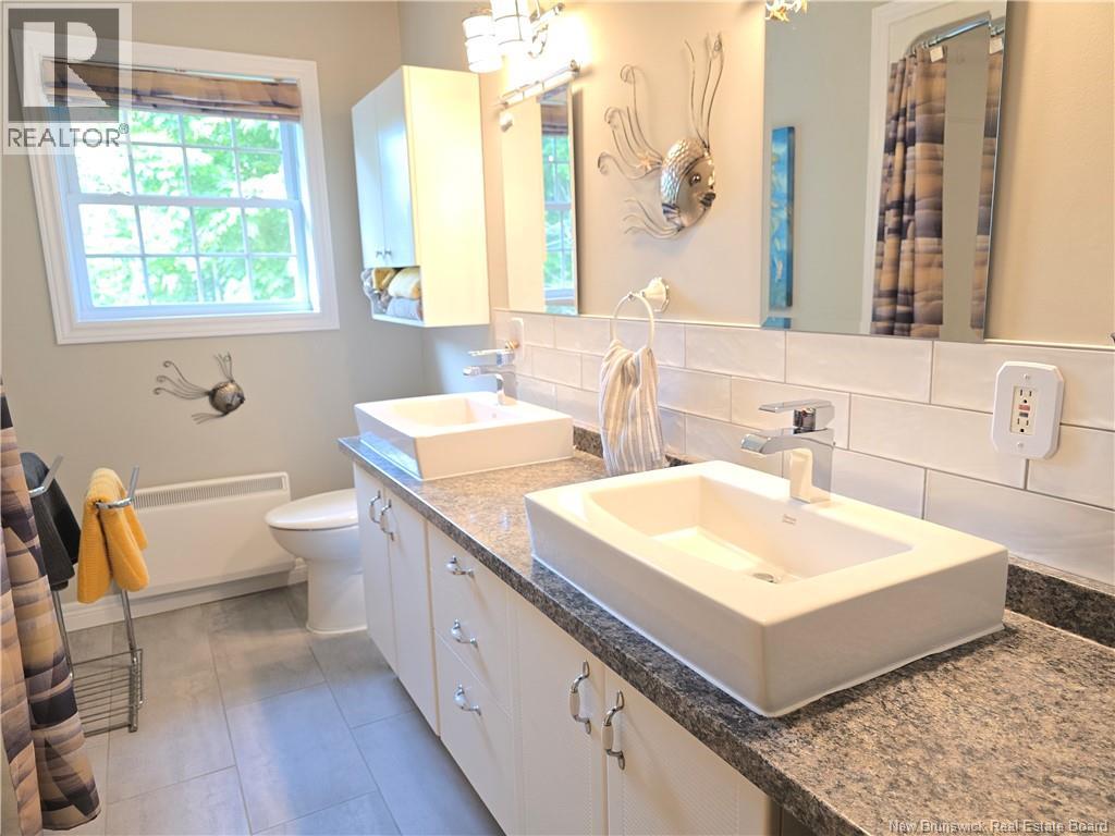 435 Acadie - Image 38