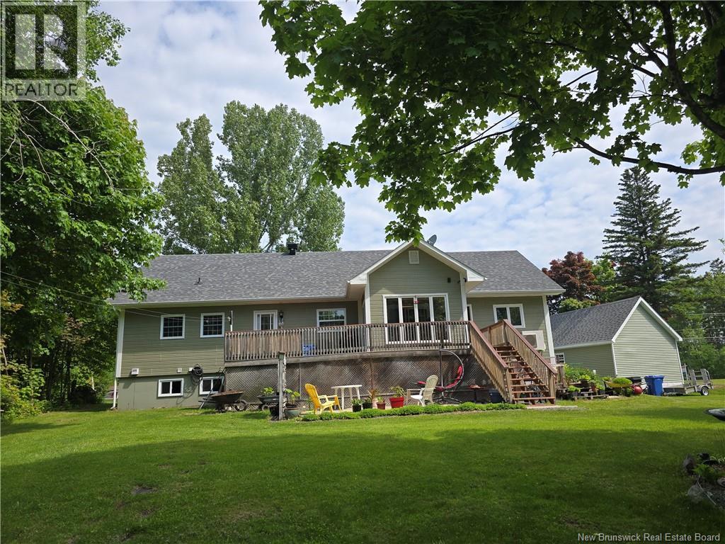 435 Acadie - Image 6