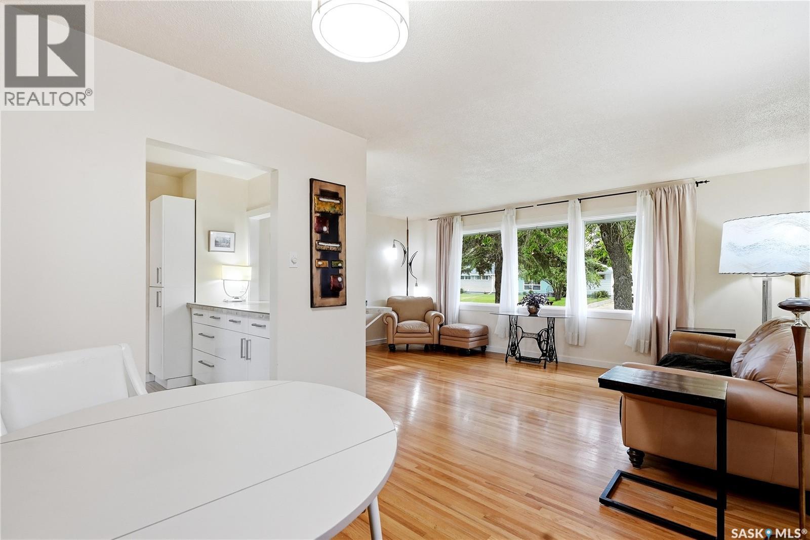 2321 Munroe AVENUE S — photo 10