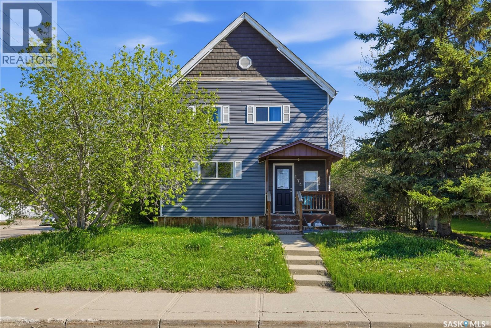 174 Ominica STREET W - 2