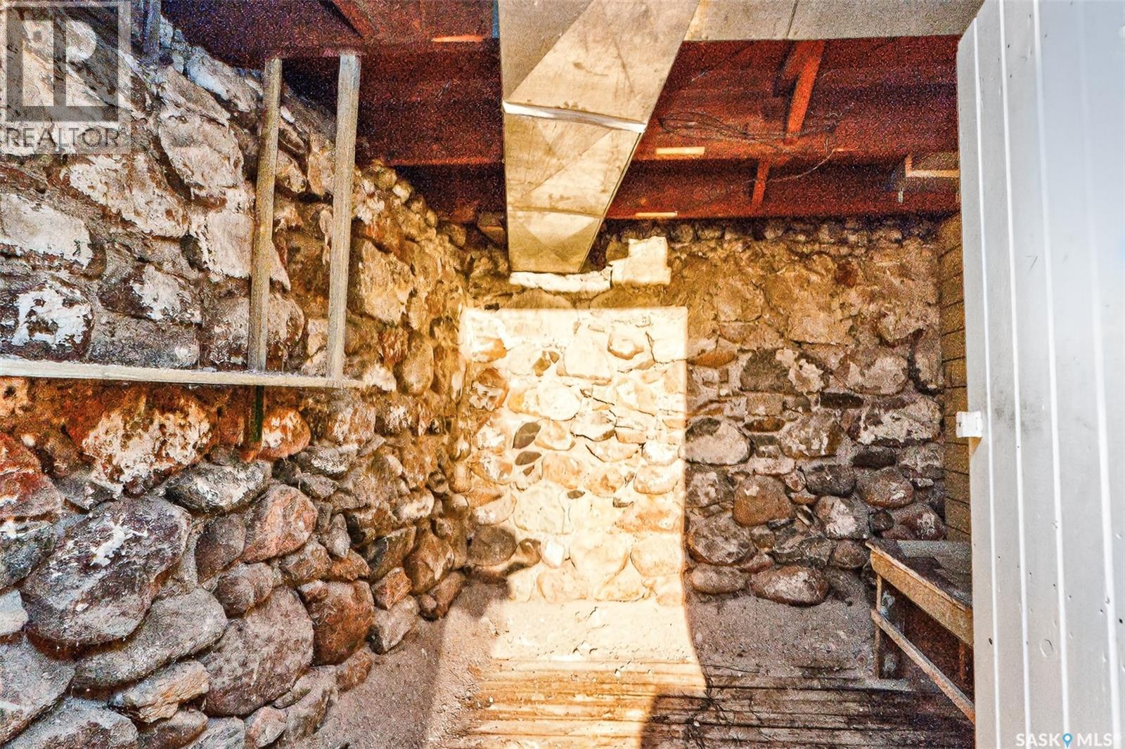174 Ominica STREET W - 22