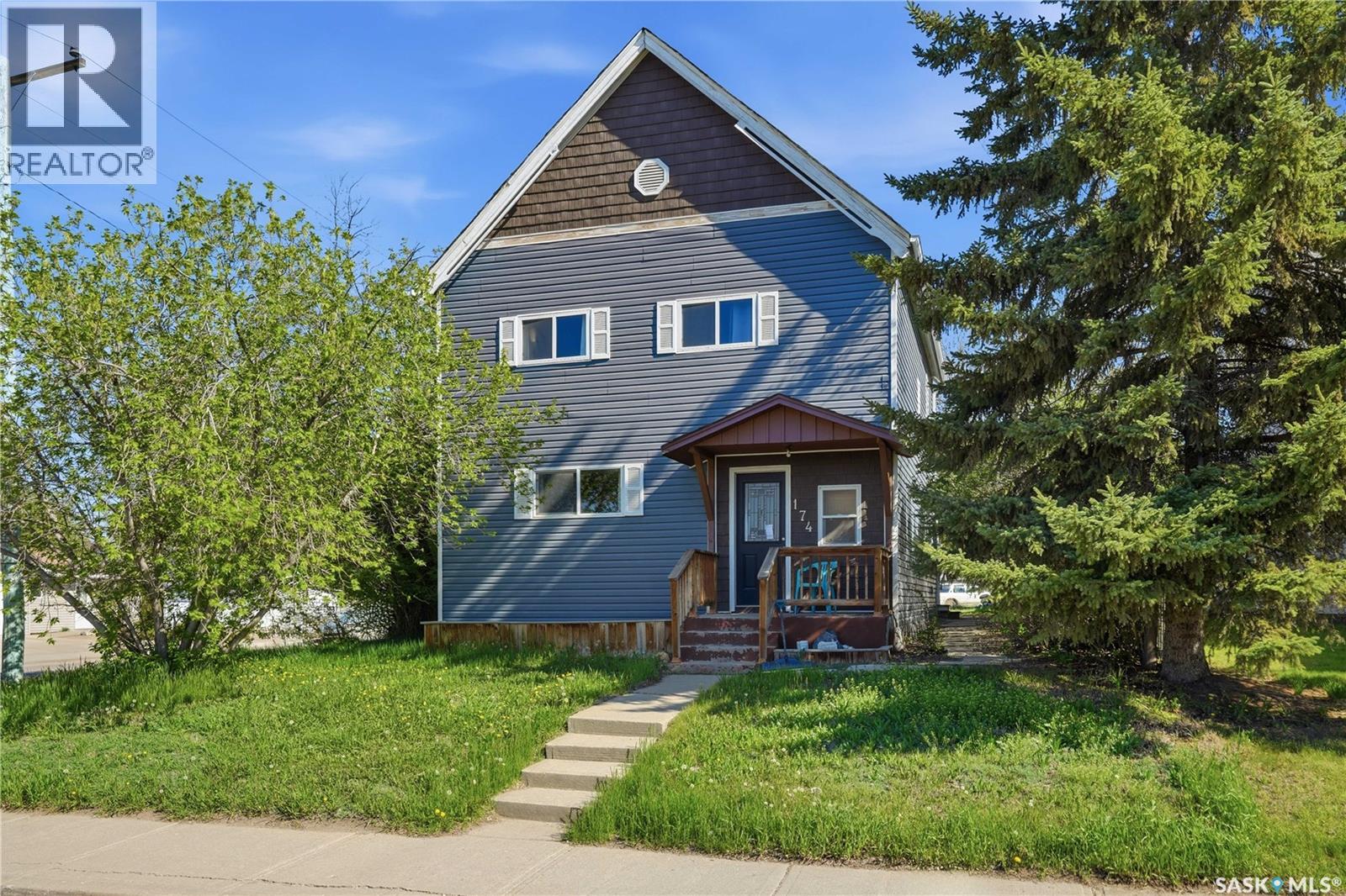 174 Ominica STREET W - 3