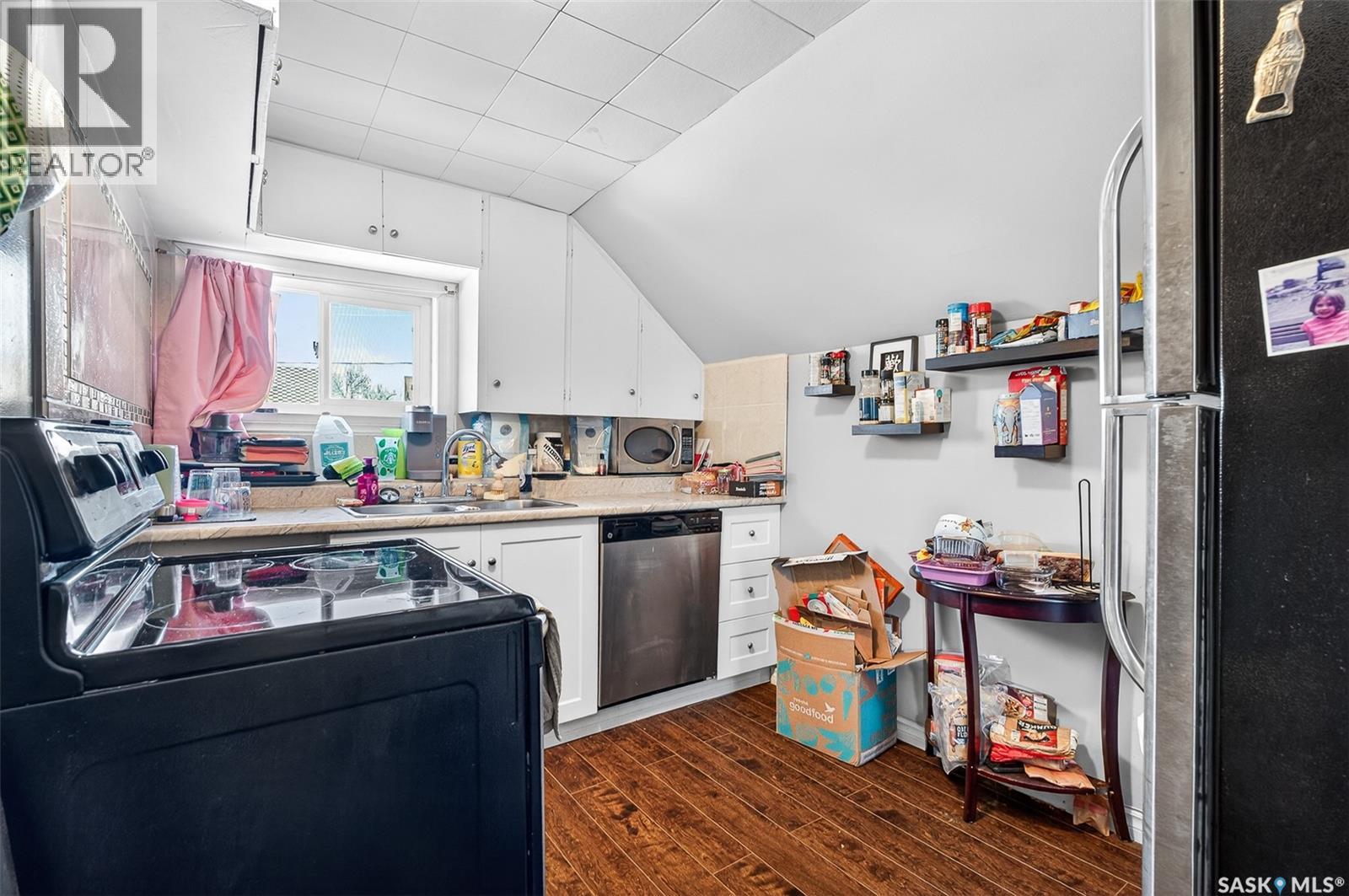 174 Ominica STREET W - 42