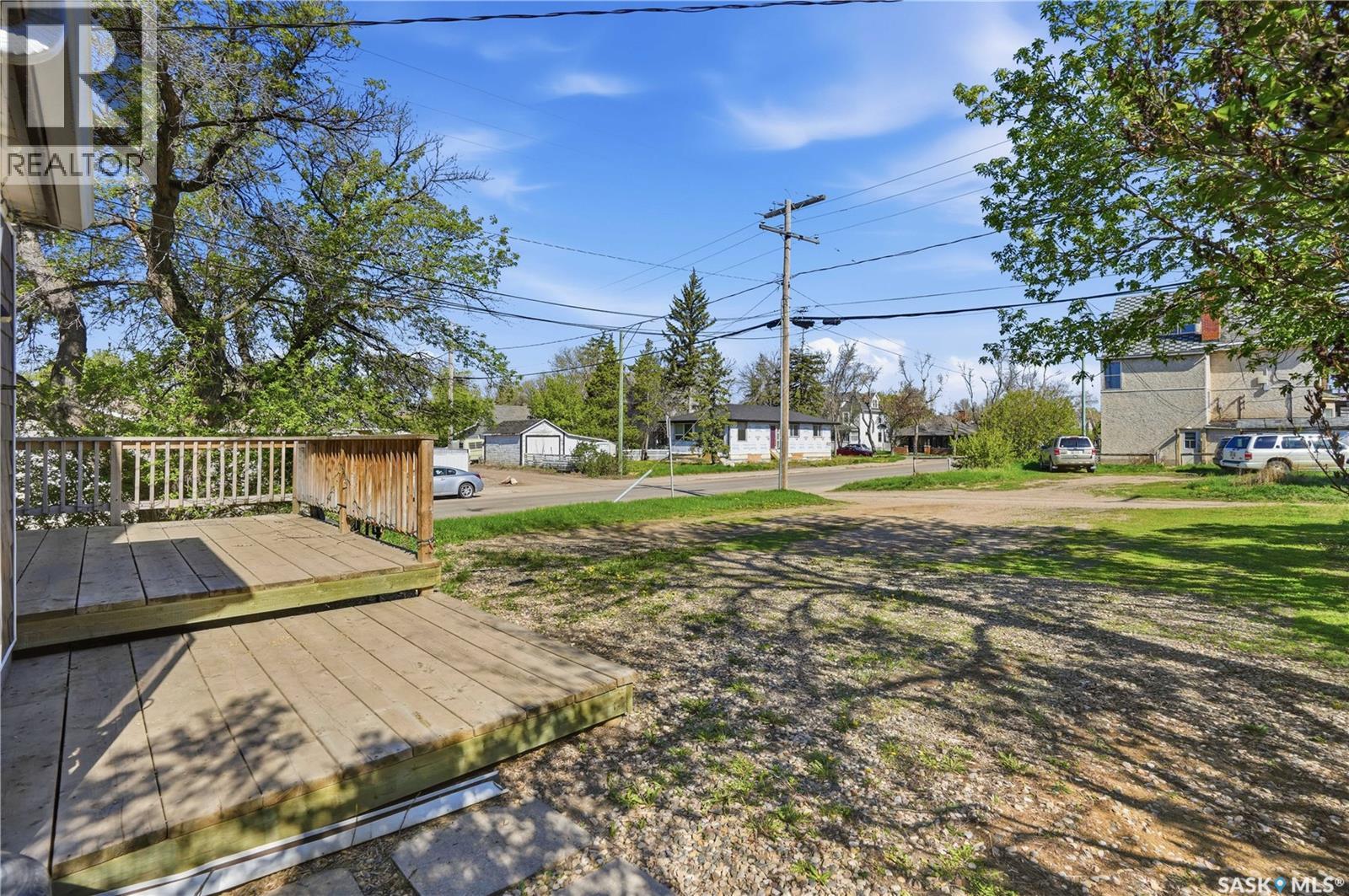 174 Ominica STREET W - 60