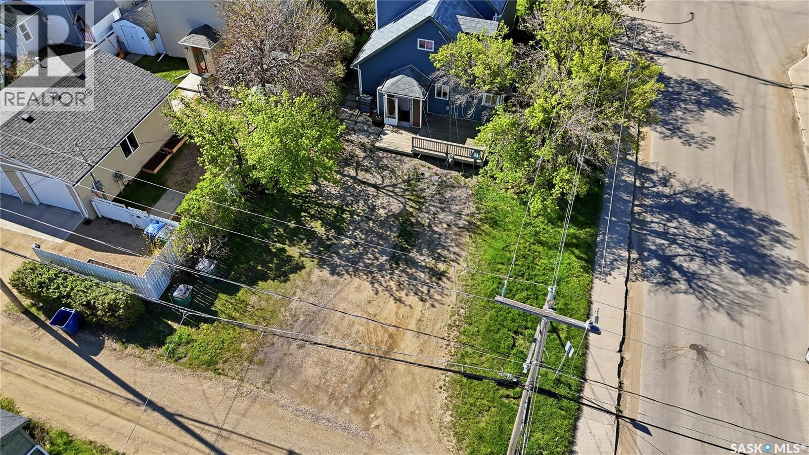 174 Ominica STREET W - 82