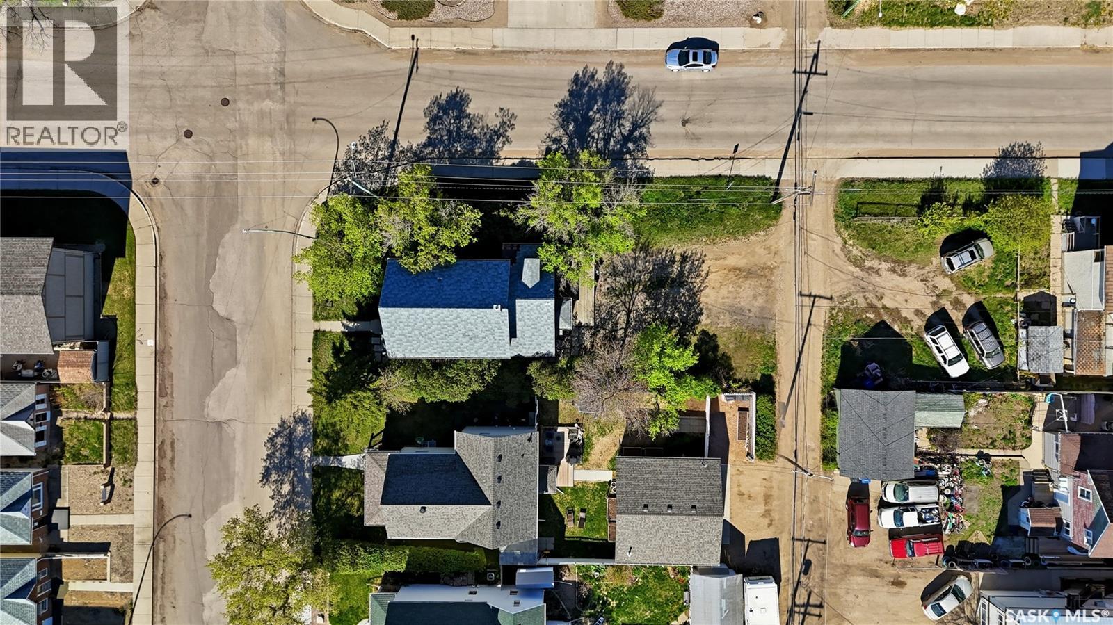174 Ominica STREET W - 83