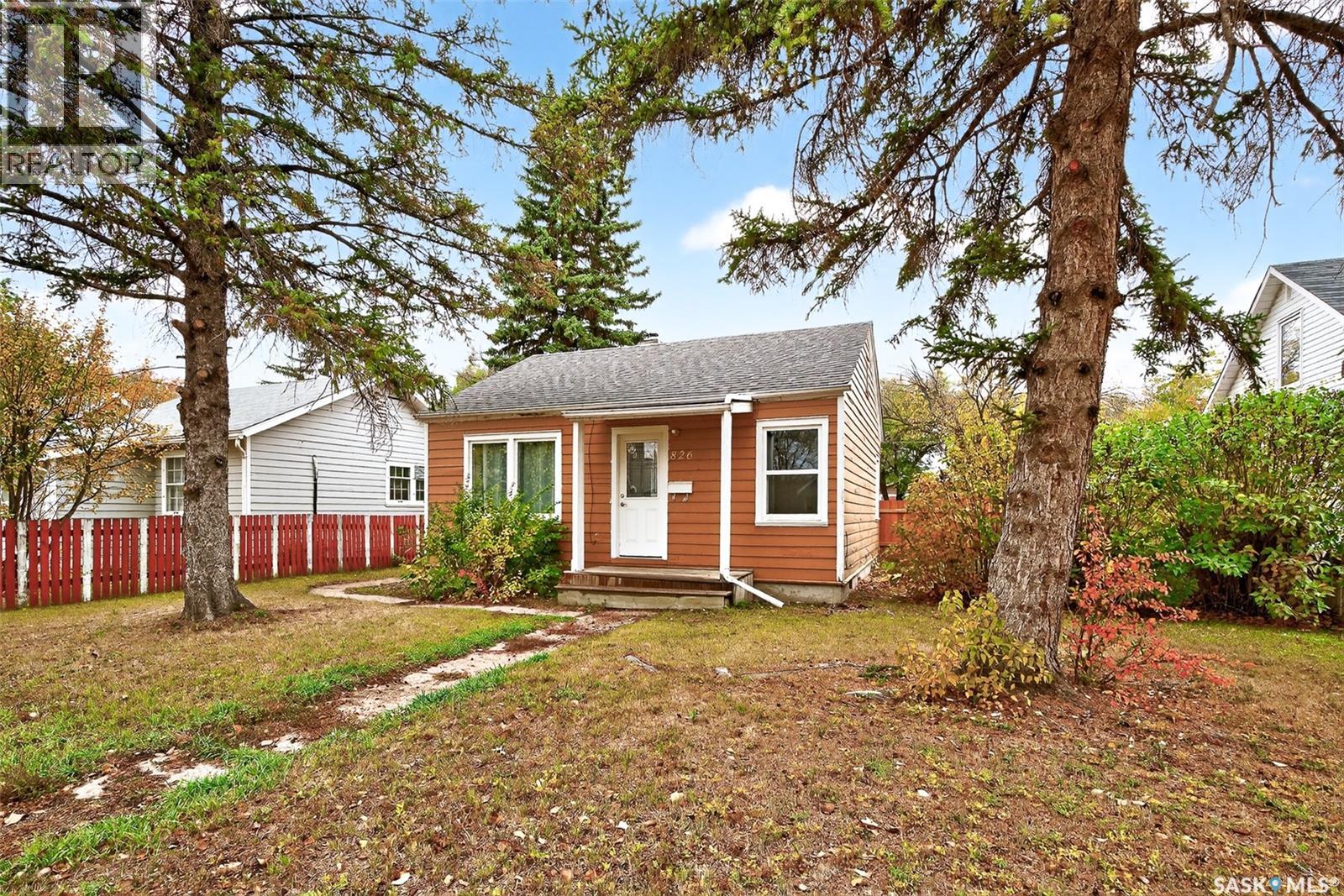 826 Athabasca STREET E - 1