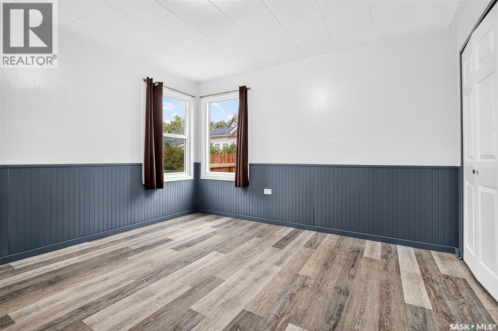 826 Athabasca STREET E - 20