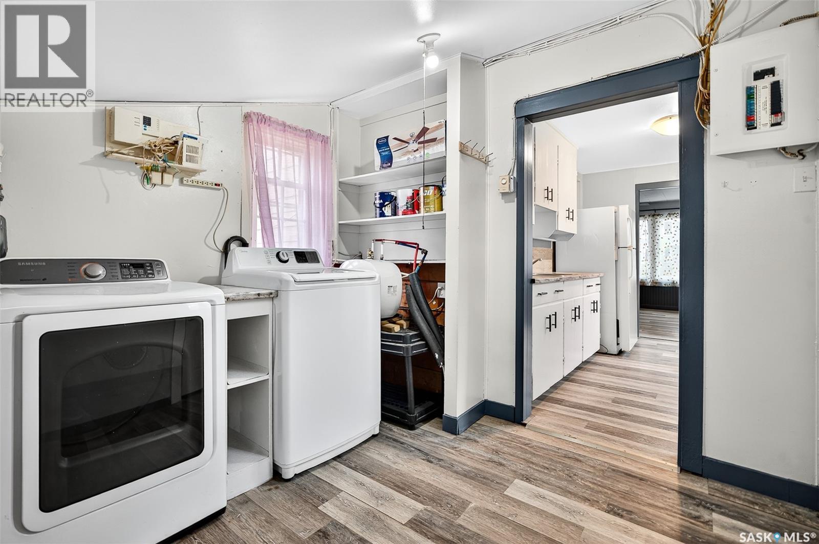 826 Athabasca STREET E - 29