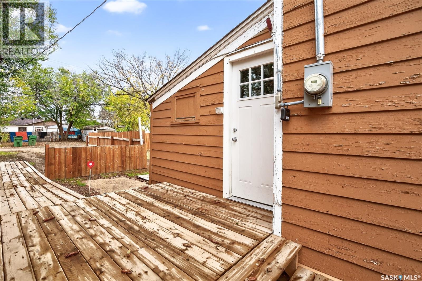 826 Athabasca STREET E - 33