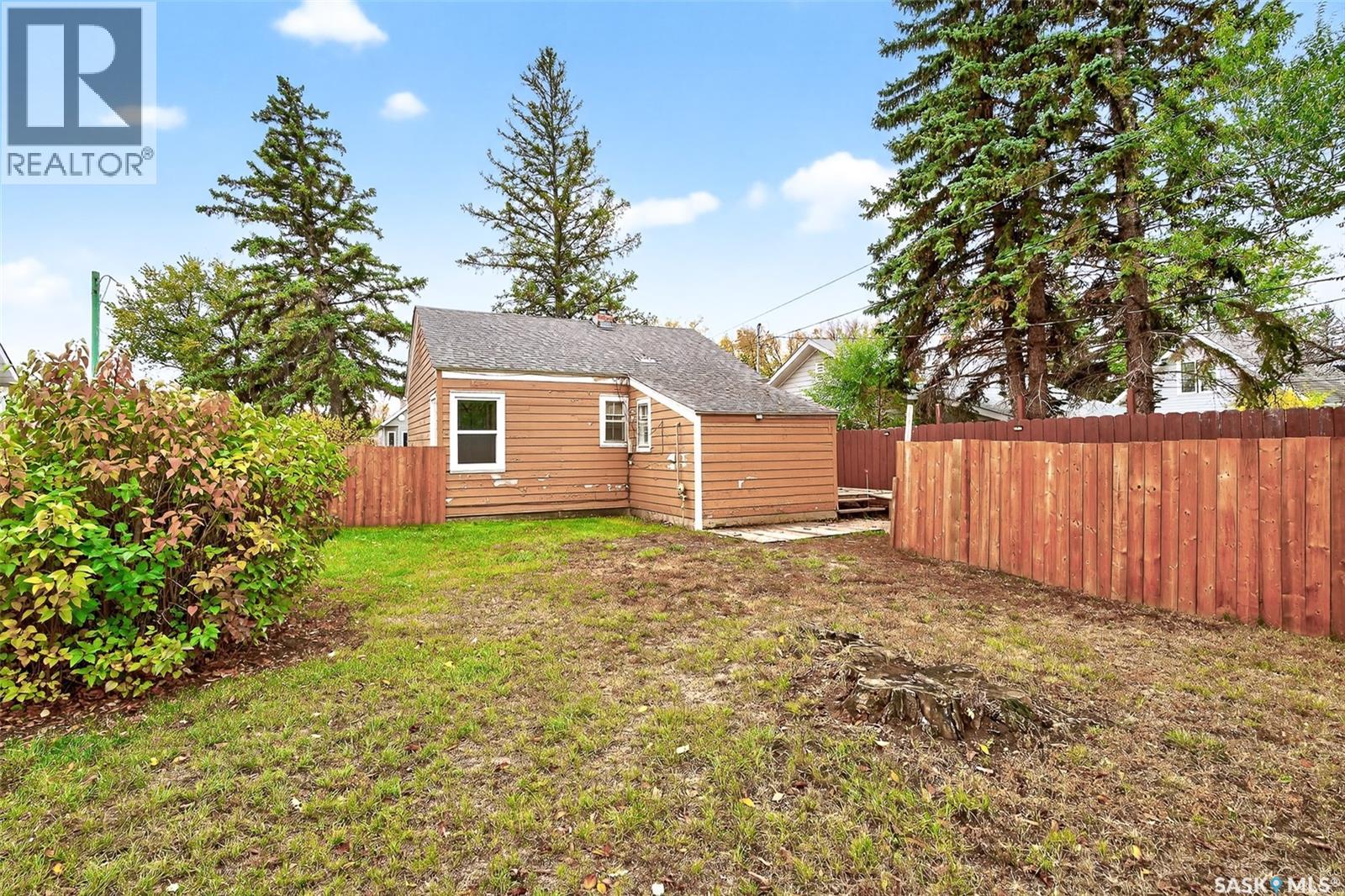 826 Athabasca STREET E - 38