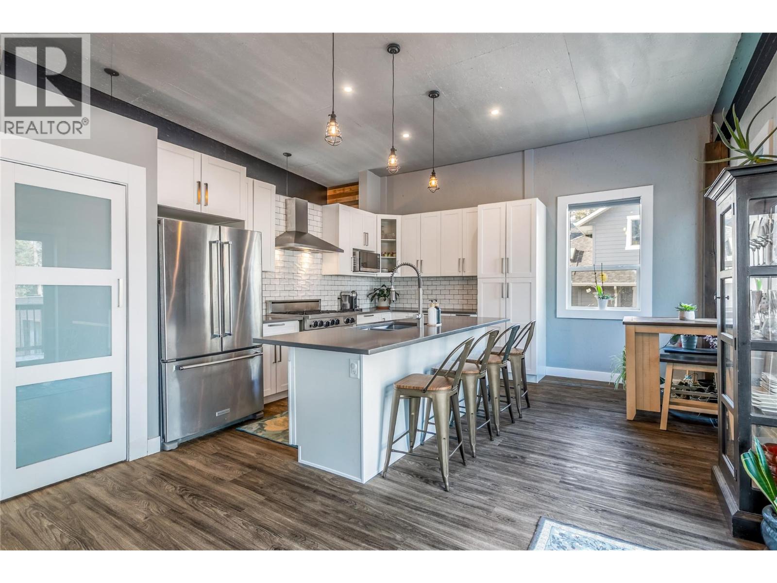 761 Fairbridge Road - 13