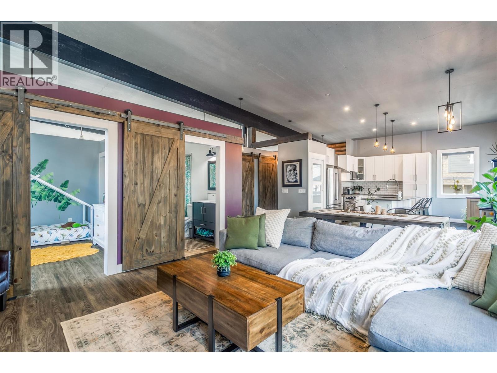 761 Fairbridge Road - 17