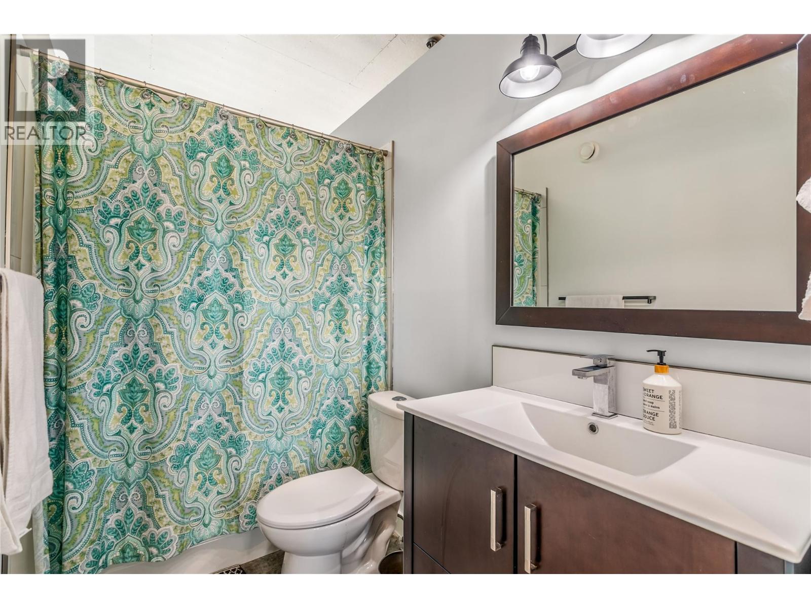 761 Fairbridge Road - 18