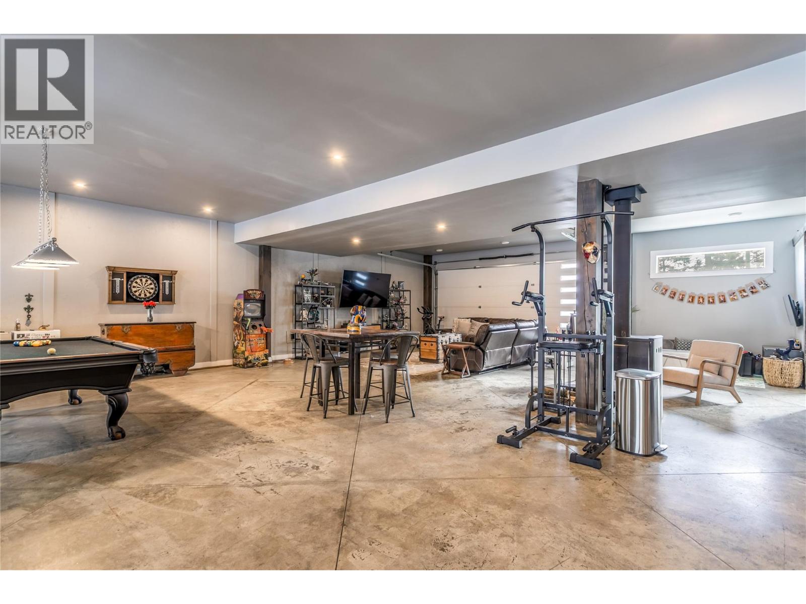 761 Fairbridge Road - 30
