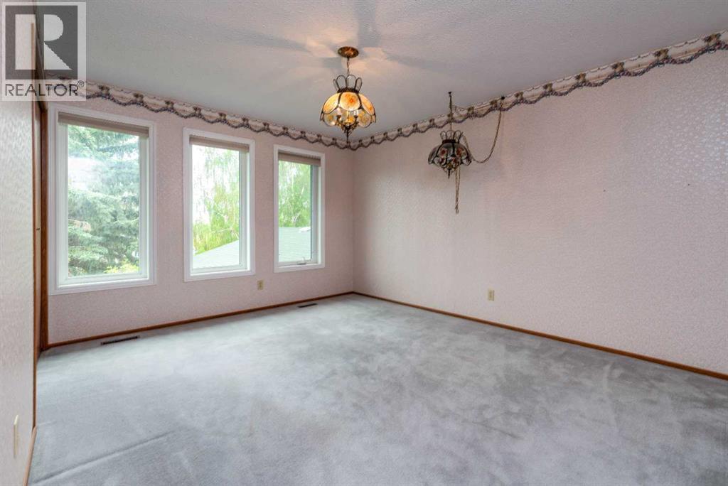 502 2 Street E — photo 23