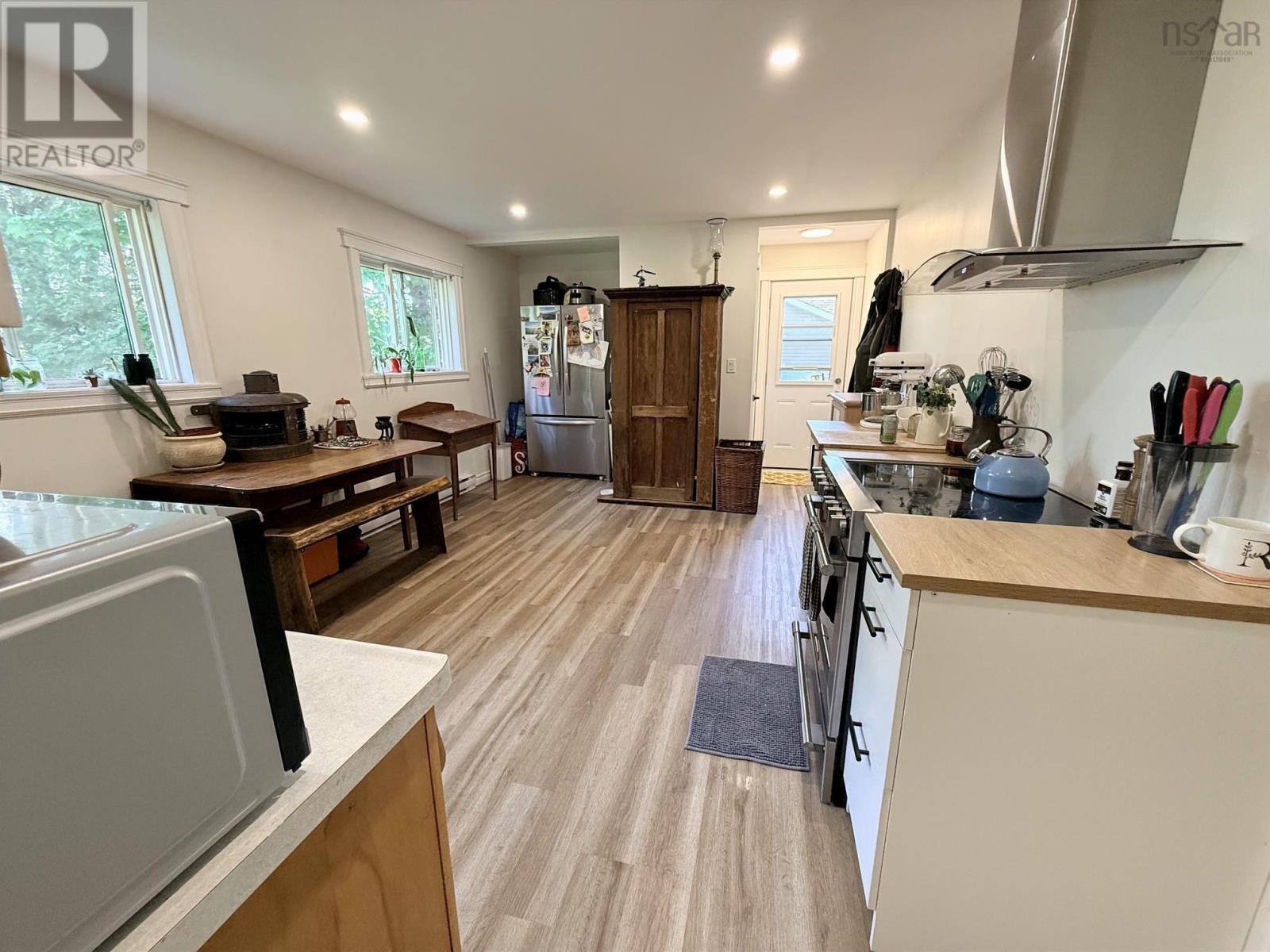 54 Maple Avenue - 13