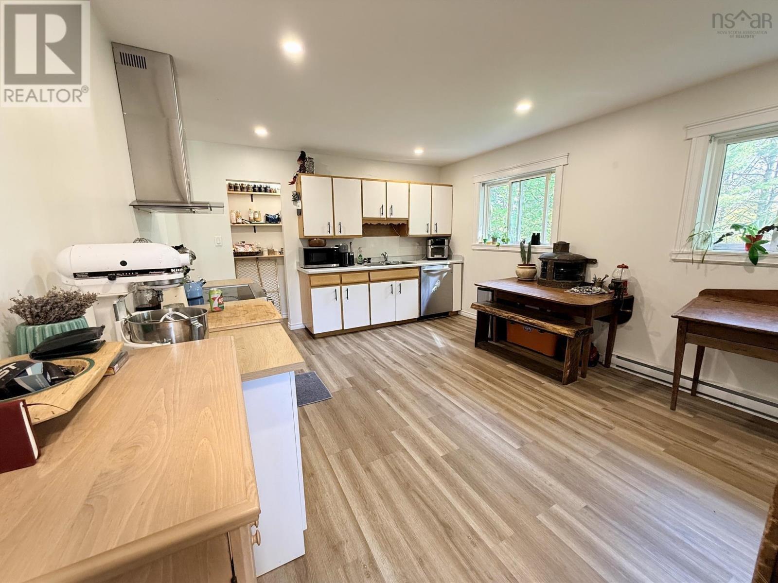 54 Maple Avenue - 11